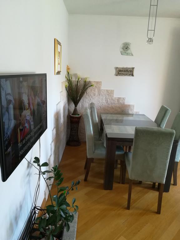 Apartment Visoka Split Bagian luar foto